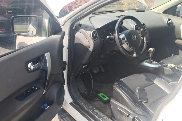 Used Nissan Qashqai 2015 2.0 XL Coolfire CVT 2WD Driver Seat