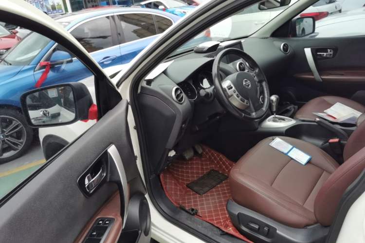 Used Nissan Qashqai 2015 2.0 XV Cool CVT 2WD Driver Seat
