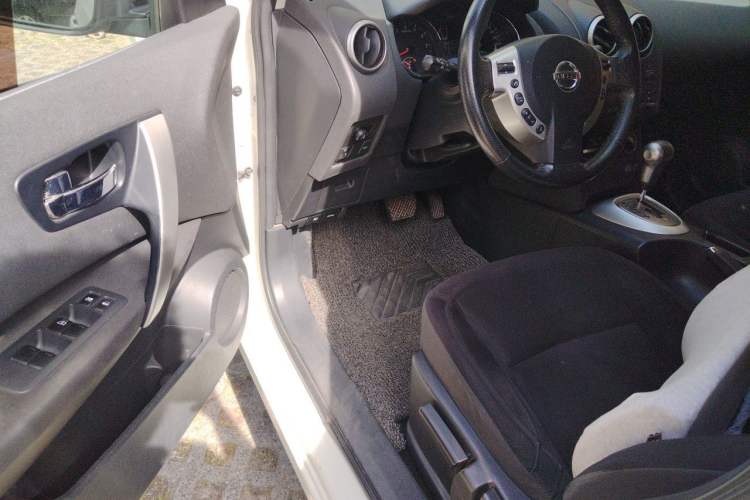 Used Nissan Qashqai 2015 2.0 XL Coolfire CVT 2WD Driver Seat