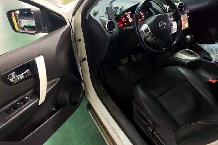 Used Nissan Qashqai 2015 2.0 XL Coolfire CVT 2WD Driver Seat