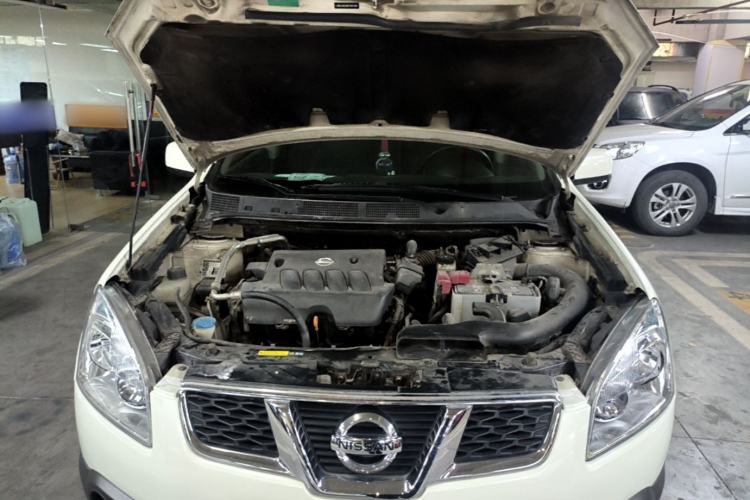 Used Nissan Qashqai 2015 2.0 XL Cool Fire MT 2WD Engine Bay