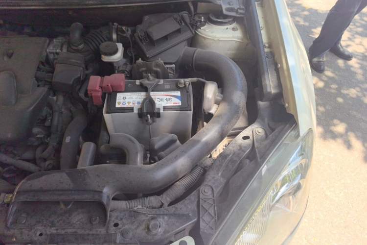 Used Nissan Qashqai 2015 2.0 XL Coolfire CVT 2WD Engine Bay Left