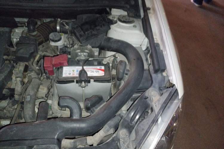 Used Nissan Qashqai 2015 2.0 XL Cool Fire MT 2WD Engine Bay Left