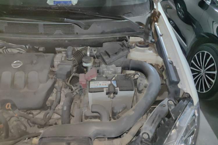 Used Nissan Qashqai 2015 2.0 XL Coolfire CVT 2WD Engine Bay Left