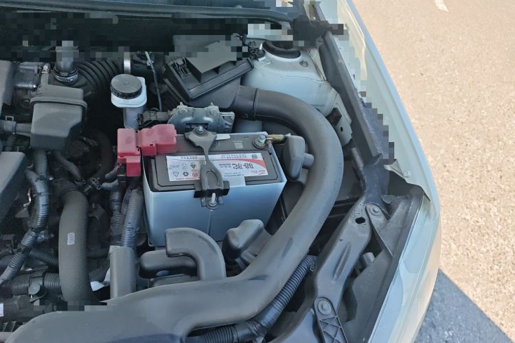 Used Nissan Qashqai 2015 2.0 XL Coolfire CVT 2WD Engine Bay Left