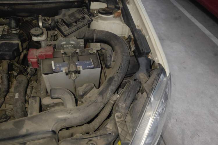 Used Nissan Qashqai 2015 2.0 XL Coolfire CVT 2WD Engine Bay Left