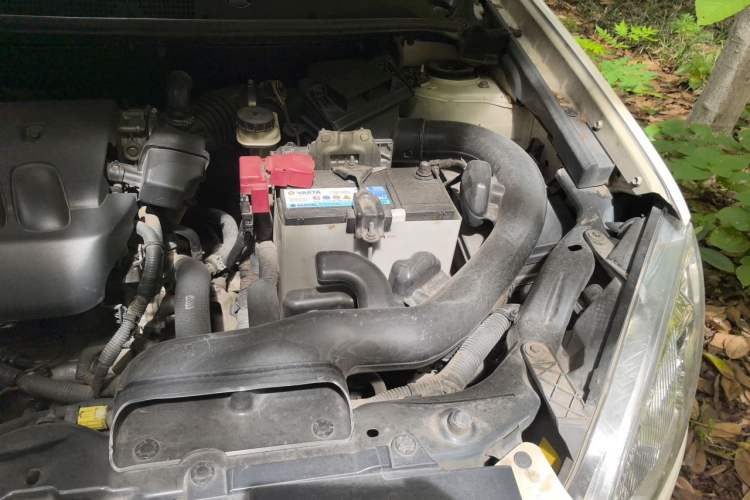 Used Nissan Qashqai 2015 2.0 XL Coolfire CVT 2WD Engine Bay Left
