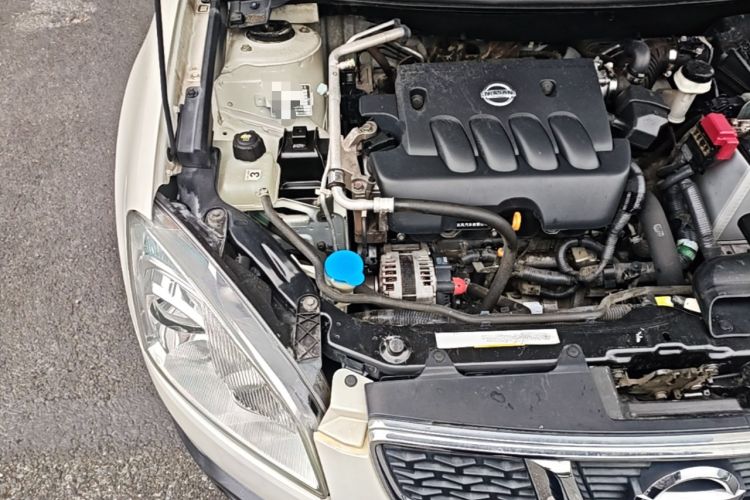 Used Nissan Qashqai 2015 2.0 XL Coolfire CVT 2WD Engine Bay Right