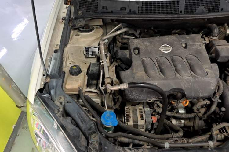 Used Nissan Qashqai 2015 2.0 XL Coolfire CVT 2WD Engine Bay Right
