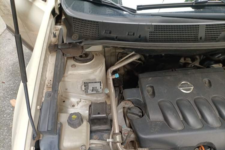 Used Nissan Qashqai 2015 2.0 XL Coolfire CVT 2WD Engine Bay Right