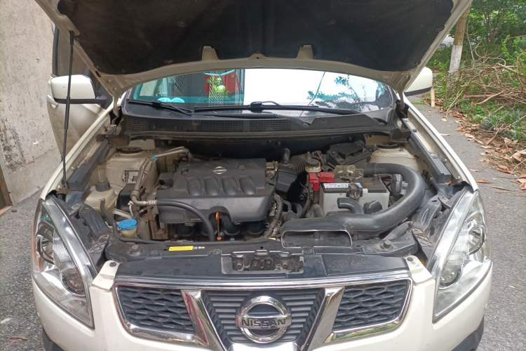 Used Nissan Qashqai 2015 2.0 XL Coolfire CVT 2WD Engine Bay