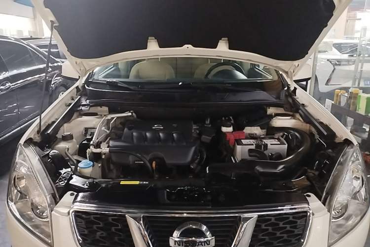 Used Nissan Qashqai 2015 2.0 XL Coolfire CVT 2WD Engine Bay