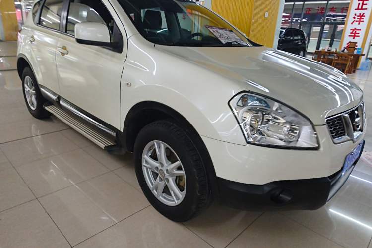 Used Nissan Qashqai 2015 2.0 XL Coolfire CVT 2WD Exterior 2