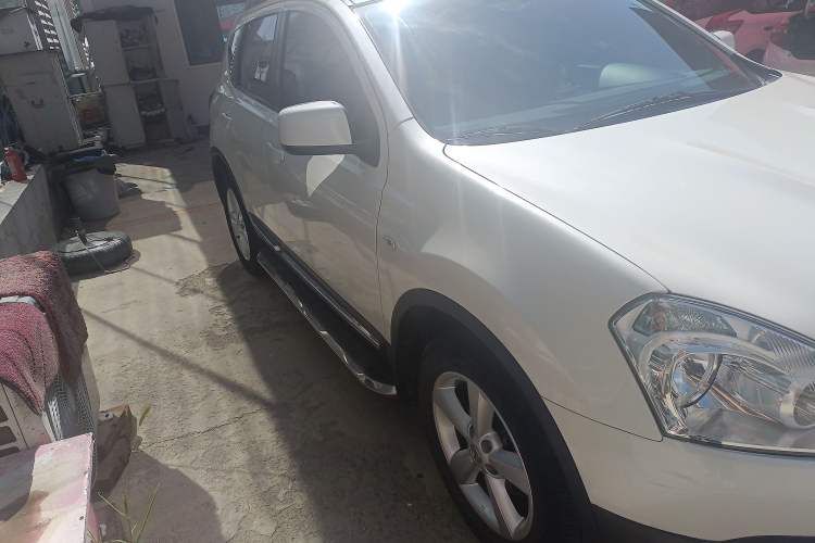 Used Nissan Qashqai 2015 2.0 XL Coolfire CVT 2WD Exterior 2