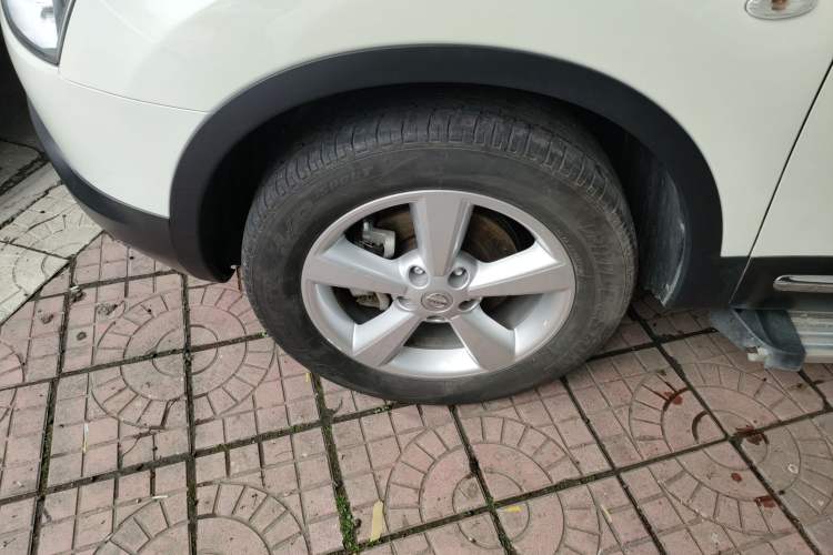 Used Nissan Qashqai 2015 2.0 XL Cool Fire MT 2WD Exterior 7