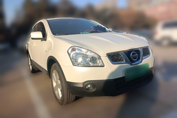 Used Nissan Qashqai 2015 2.0 XL Cool Fire MT 2WD Front Right 45 Deg