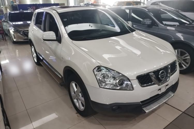 Used Nissan Qashqai 2015 2.0 XL Coolfire CVT 2WD Front Right 45 Deg