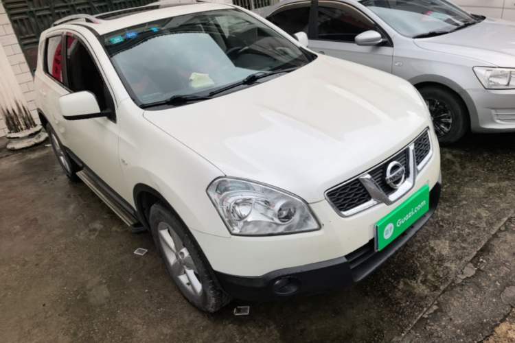 Used Nissan Qashqai 2015 2.0 XL Coolfire CVT 2WD Front Right 45 Deg