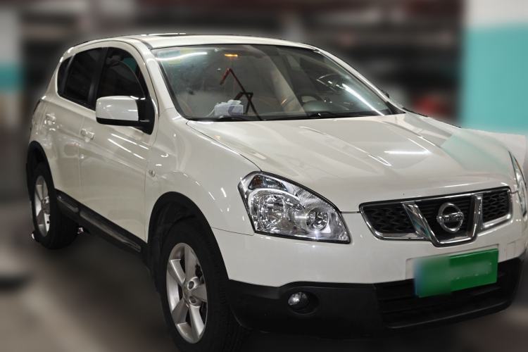 Used Nissan Qashqai 2015 2.0 XL Coolfire CVT 2WD Front Right 45 Deg