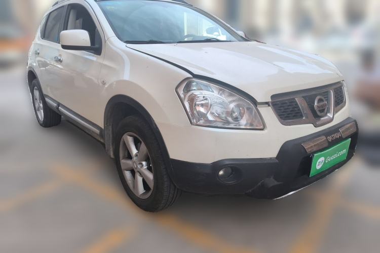 Used Nissan Qashqai 2015 2.0 XL Cool Fire MT 2WD Front Right 45 Deg