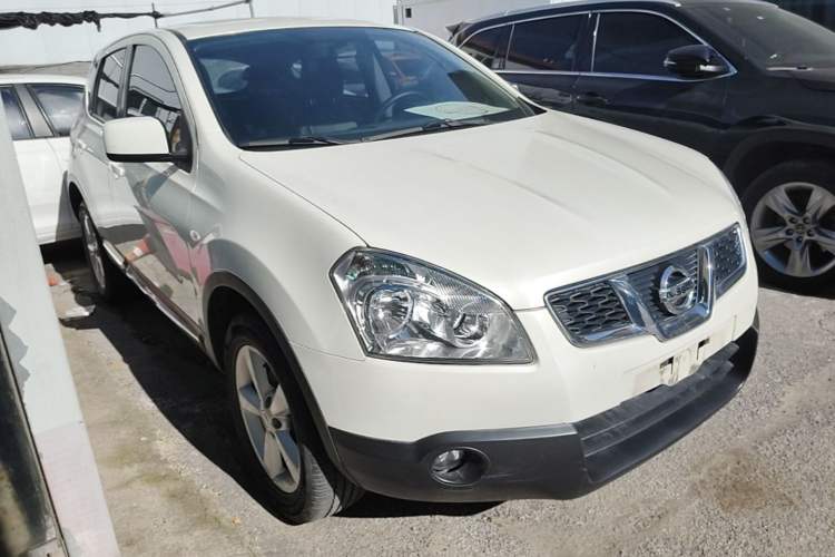 Used Nissan Qashqai 2015 2.0 XL Coolfire CVT 2WD Front Right 45 Deg