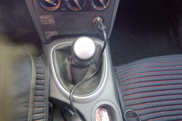 Used Nissan Qashqai 2015 2.0 XL Cool Fire MT 2WD Gear Lever