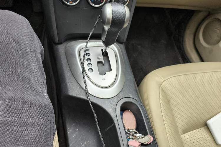 Used Nissan Qashqai 2015 2.0 XV Coolray CVT 2WD Gear Lever