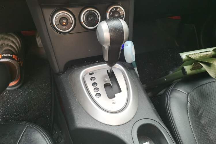 Used Nissan Qashqai 2015 2.0 XV Coolray CVT 2WD Gear Lever