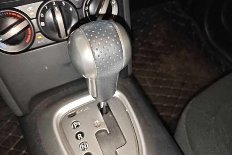 Used Nissan Qashqai 2015 2.0 XL Coolfire CVT 2WD Gear Lever
