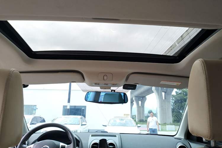 Used Nissan Qashqai 2015 2.0 XL Coolfire CVT 2WD Headliner