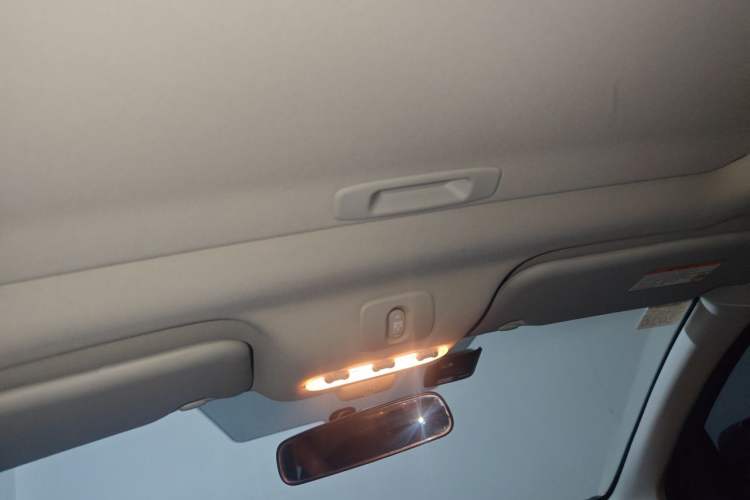 Used Nissan Qashqai 2015 2.0 XL Coolfire CVT 2WD Headliner