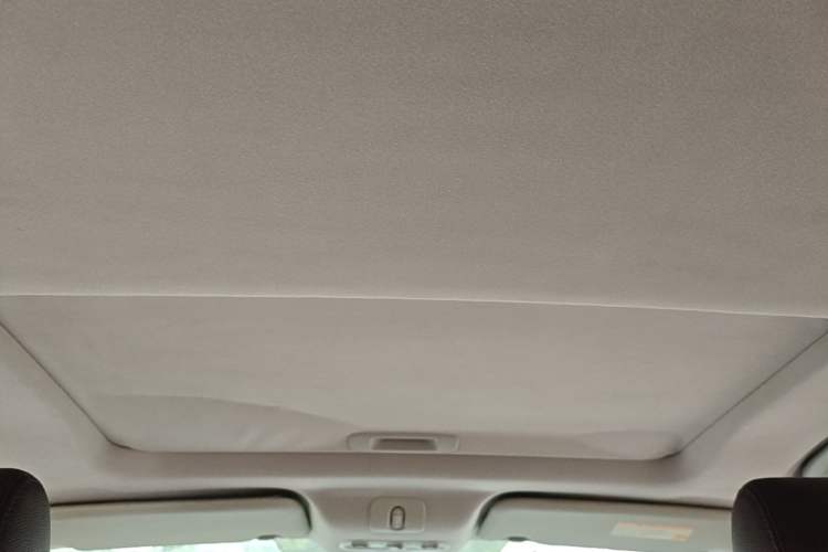 Used Nissan Qashqai 2015 2.0 XL Coolfire CVT 2WD Headliner