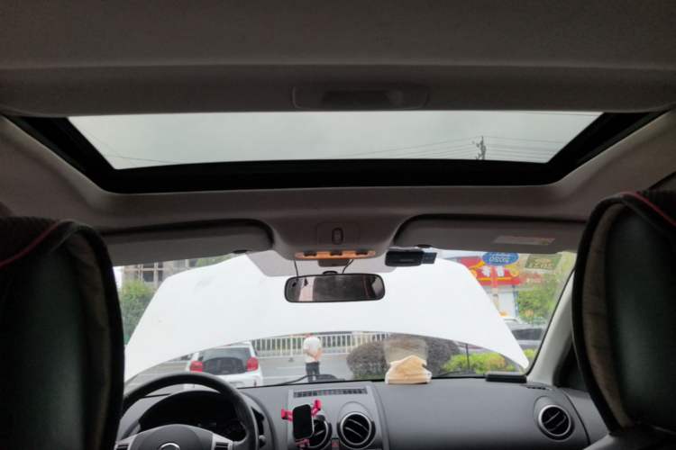 Used Nissan Qashqai 2015 2.0 XL Coolfire CVT 2WD Headliner