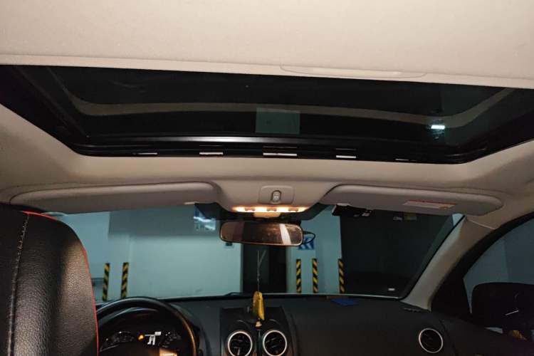 Used Nissan Qashqai 2015 2.0 XL Coolfire CVT 2WD Headliner
