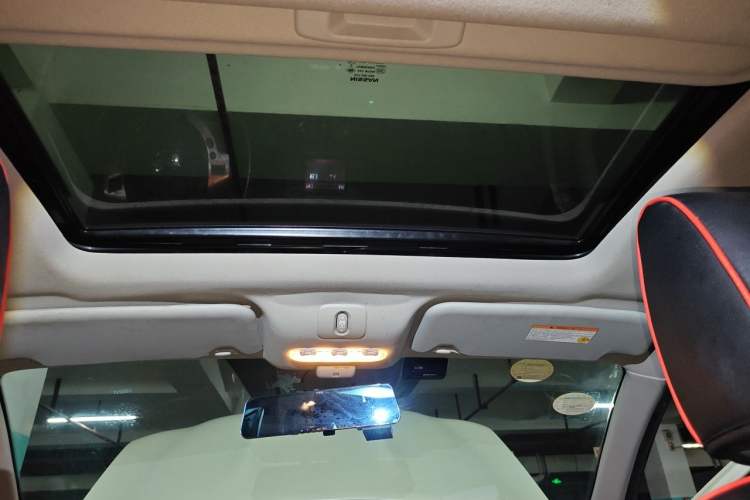 Used Nissan Qashqai 2015 2.0 XL Coolfire CVT 2WD Headliner