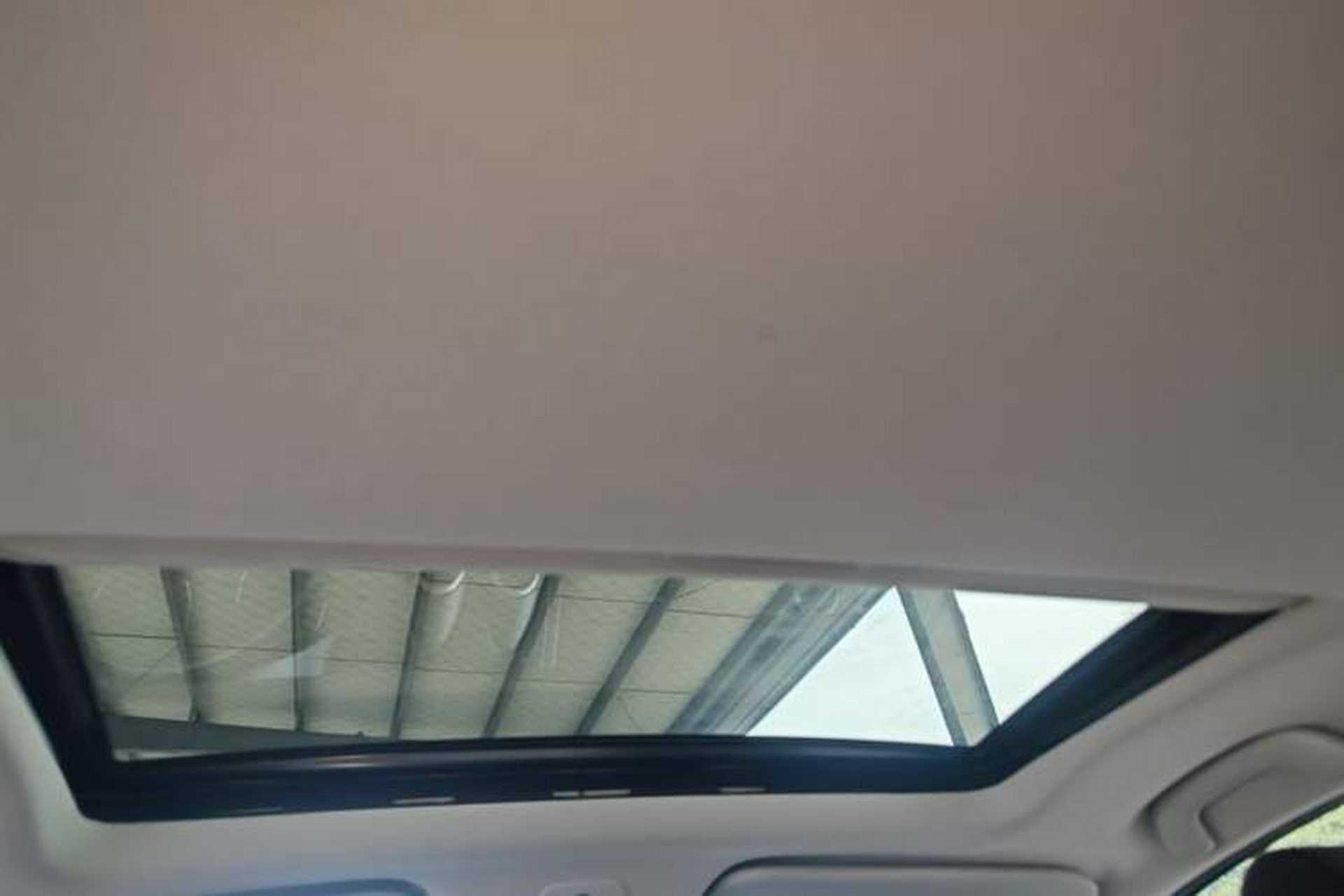 Used Nissan Qashqai 2015 2.0 XL Coolfire CVT 2WD Headliner