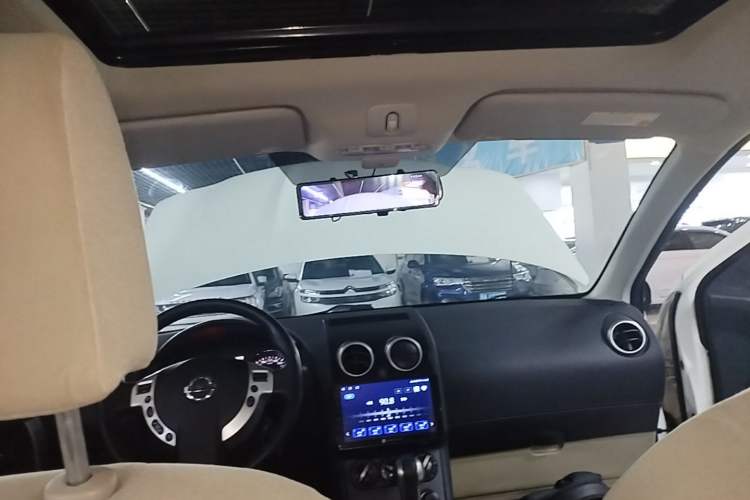Used Nissan Qashqai 2015 2.0 XL Coolfire CVT 2WD Headliner