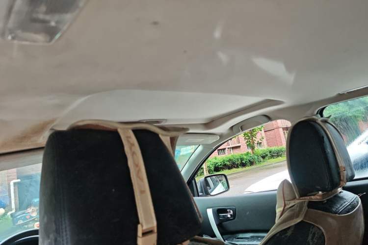 Used Nissan Qashqai 2015 2.0 XL Coolfire CVT 2WD Headliner