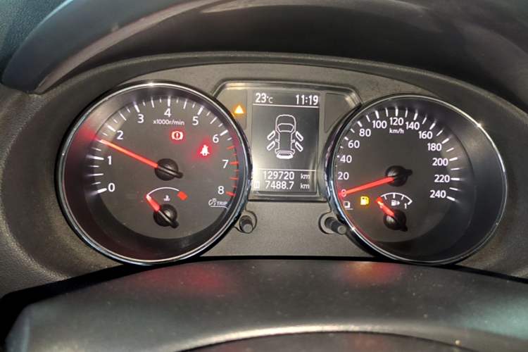 Used Nissan Qashqai 2015 2.0 XL Cool Fire MT 2WD Instrument Cluster