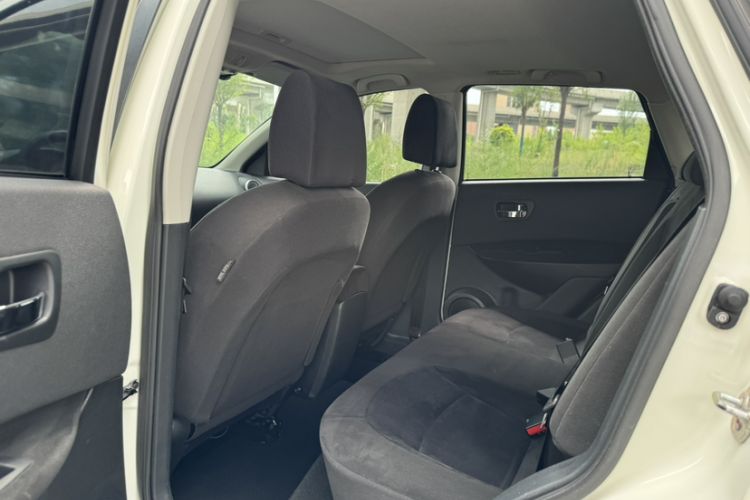 Used Nissan Qashqai 2015 2.0 XL Coolfire CVT 2WD Interior 1