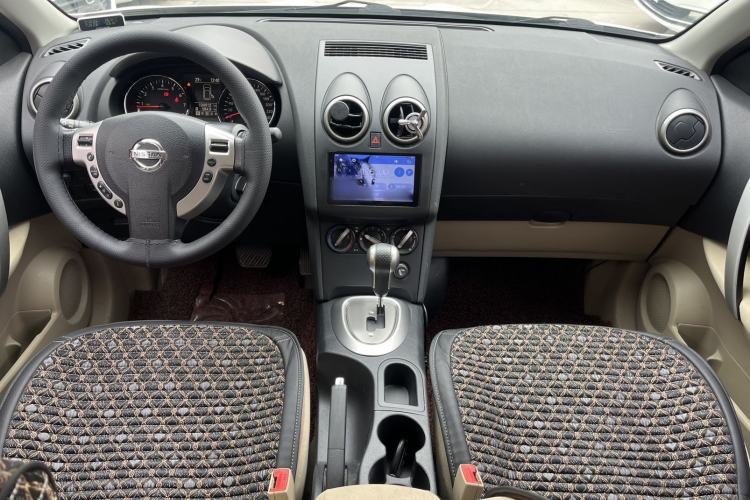 Used Nissan Qashqai 2015 2.0 XL Coolfire CVT 2WD Interior 1