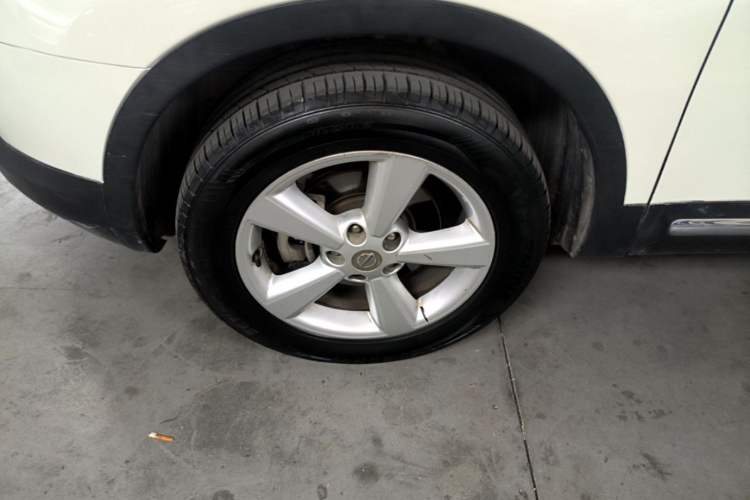 Used Nissan Qashqai 2015 2.0 XL Cool Fire MT 2WD Left Front Wheel Hub