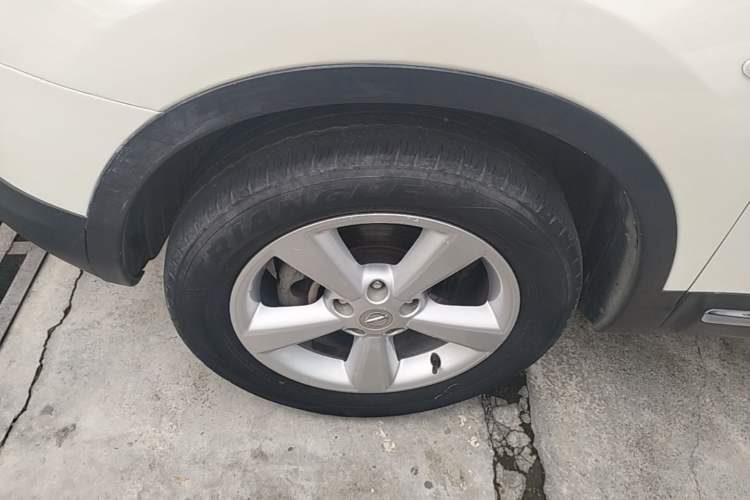 Used Nissan Qashqai 2015 2.0 XL Coolfire CVT 2WD Left Front Wheel Hub
