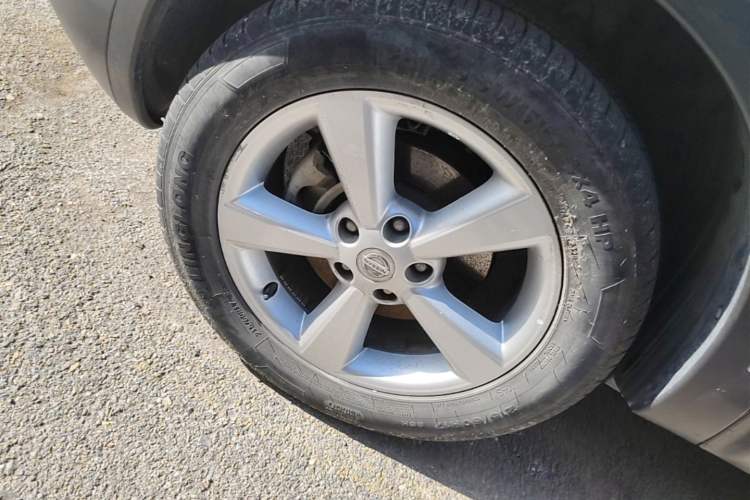 Used Nissan Qashqai 2015 2.0 XL Coolfire CVT 2WD Left Front Wheel Hub