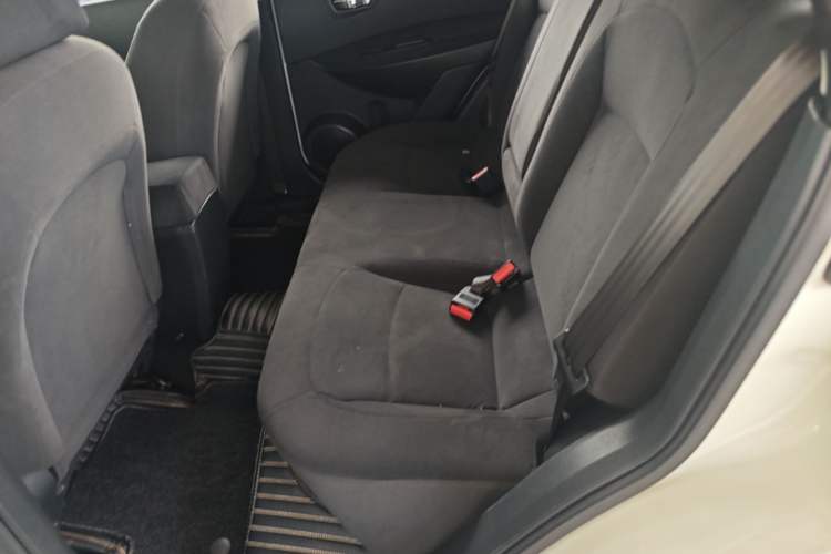 Used Nissan Qashqai 2015 2.0 XL Coolfire CVT 2WD Left Rear Seat