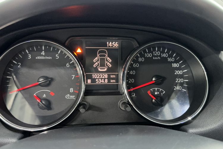 Used Nissan Qashqai 2015 2.0 XL Coolfire CVT 2WD Odometer Close Up