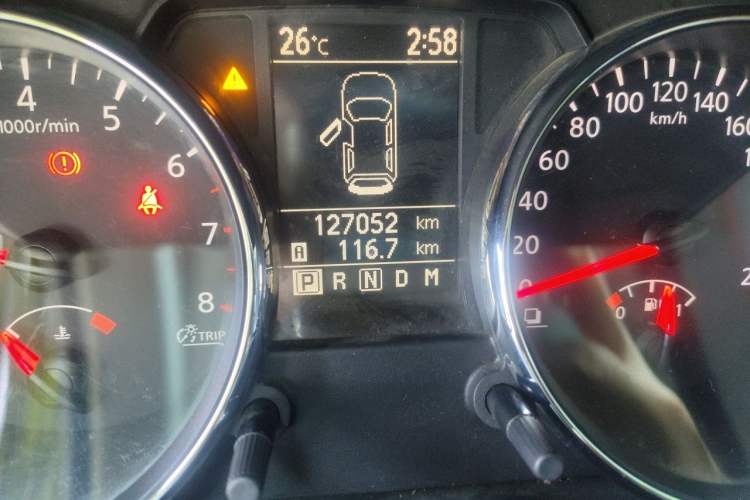 Used Nissan Qashqai 2015 2.0 XL Coolfire CVT 2WD Odometer Close Up