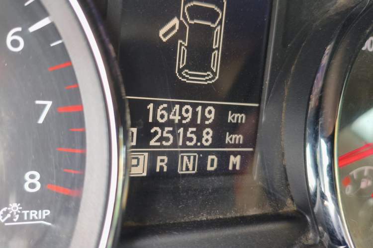 Used Nissan Qashqai 2015 2.0 XL Coolfire CVT 2WD Odometer Close Up