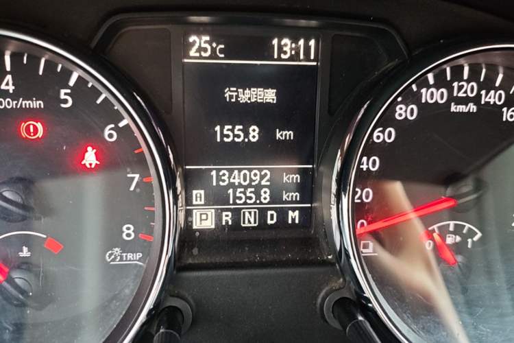 Used Nissan Qashqai 2015 2.0 XL Coolfire CVT 2WD Odometer Close Up