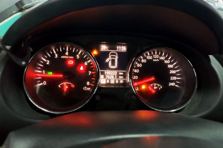 Used Nissan Qashqai 2015 2.0 XL Coolfire CVT 2WD Odometer Close Up